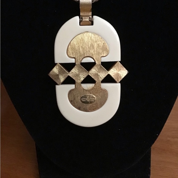 Vintage 70’s Givenchy Pendant/Necklace - Picture 2 of 6